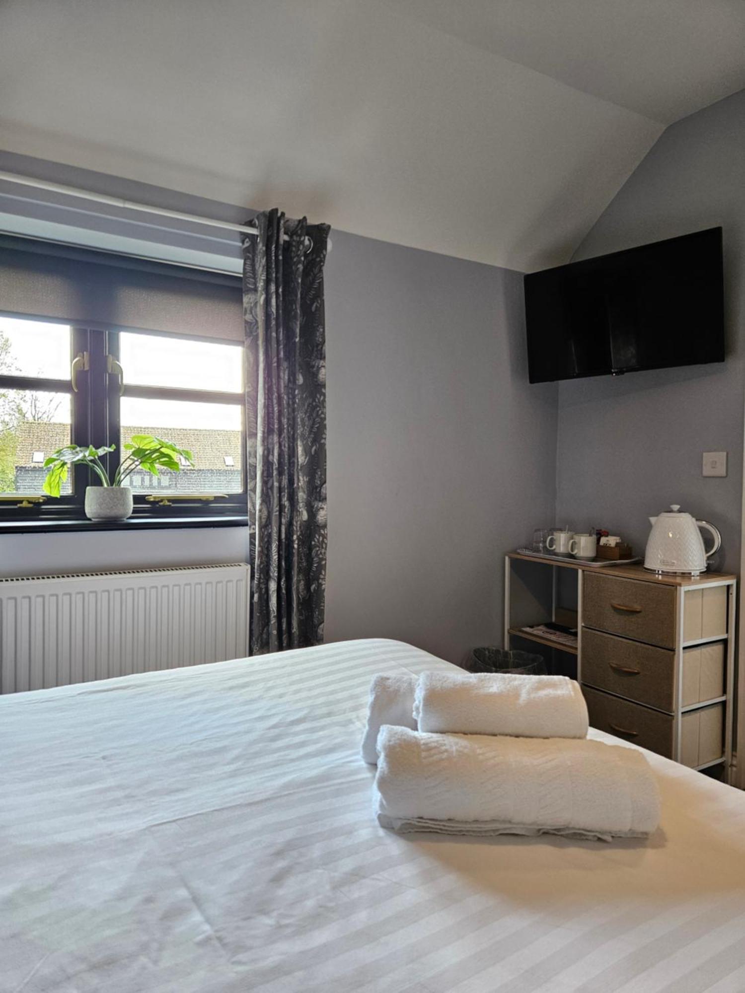The Swan Inn Hilborough Екстер'єр фото