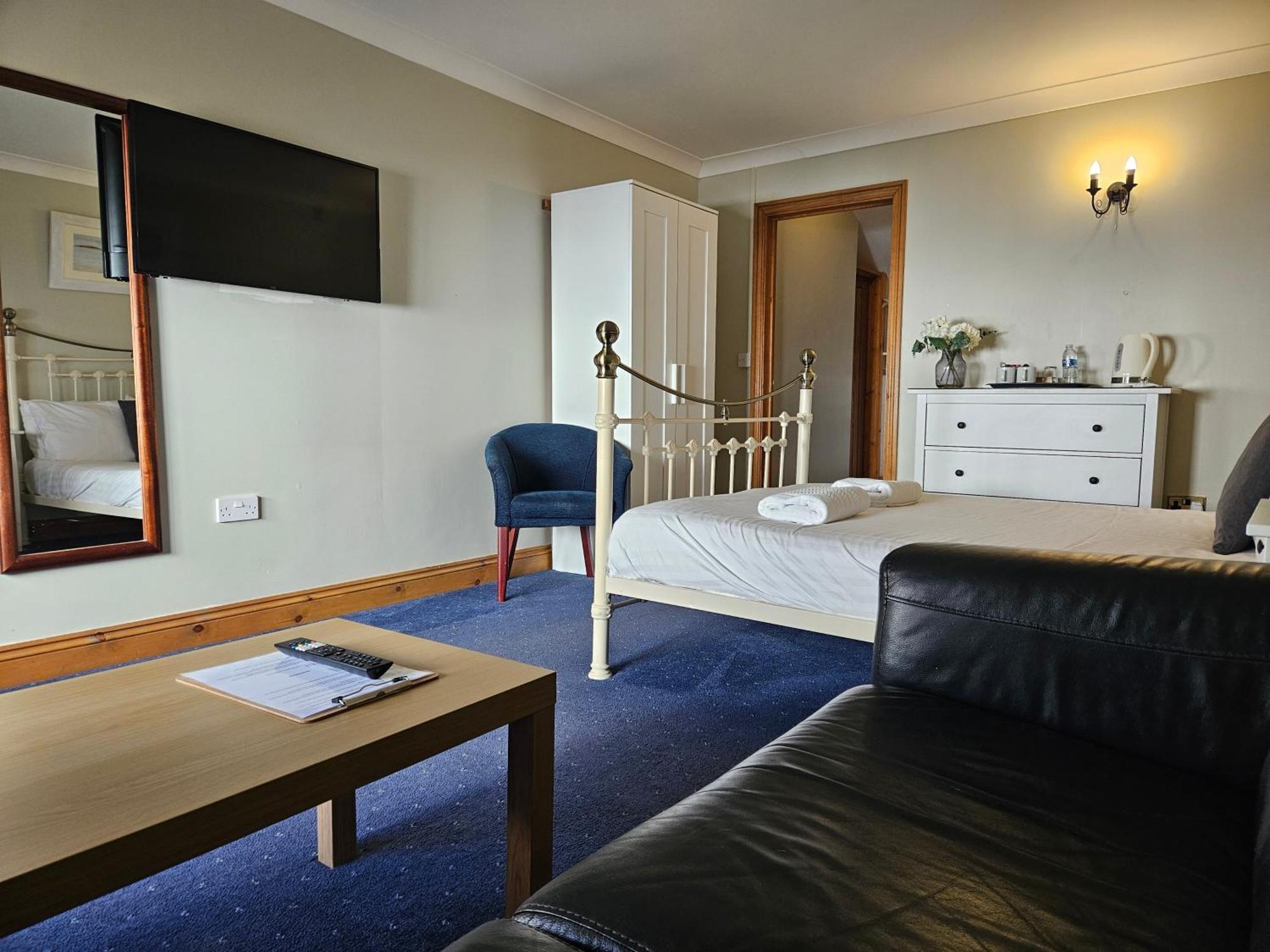 The Swan Inn Hilborough Екстер'єр фото